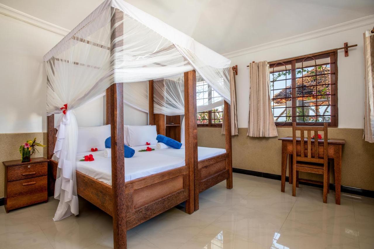 Weavers Lodge Pongwe Luaran gambar