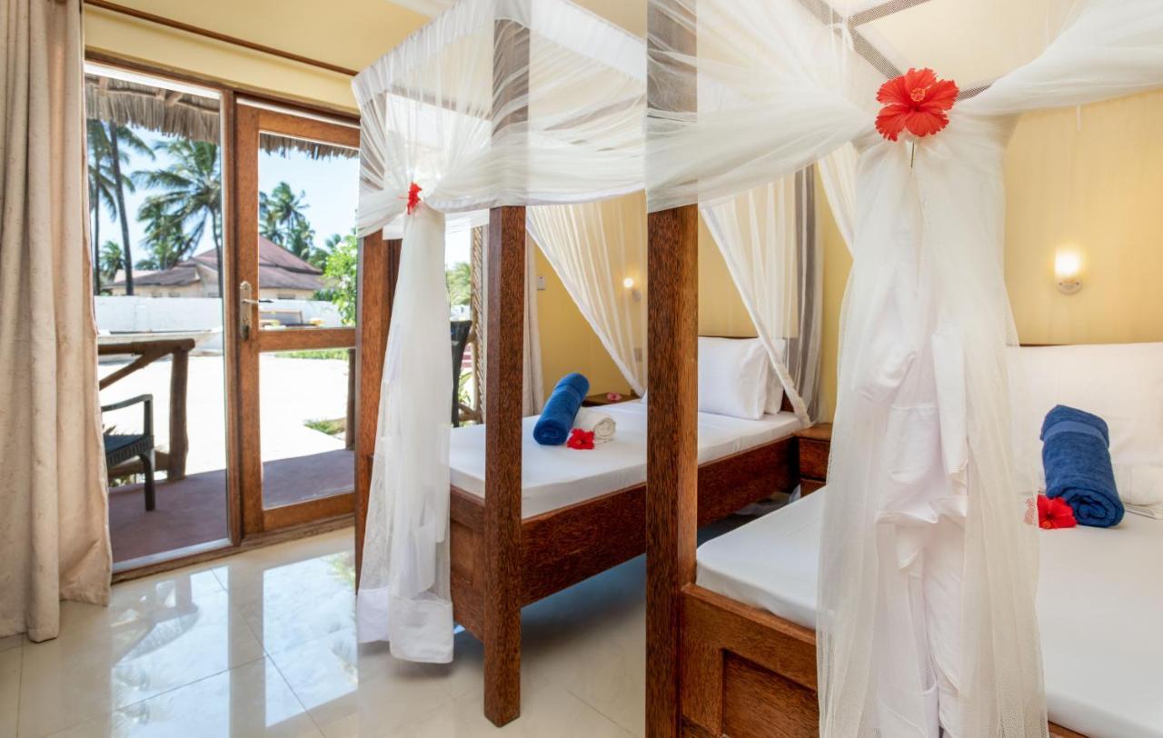 Weavers Lodge Pongwe Luaran gambar