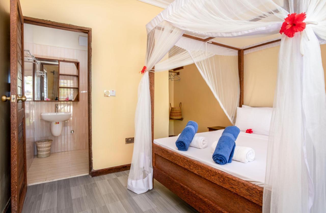 Weavers Lodge Pongwe Luaran gambar